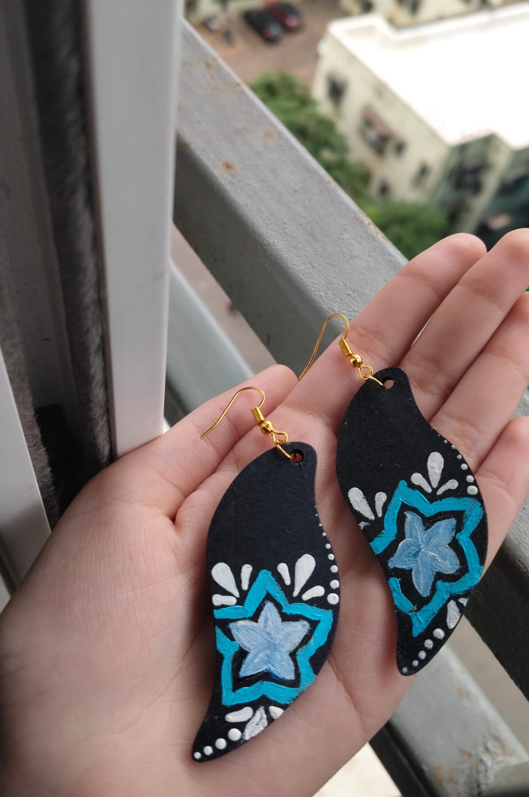 Hand-painted jewellery piece 3