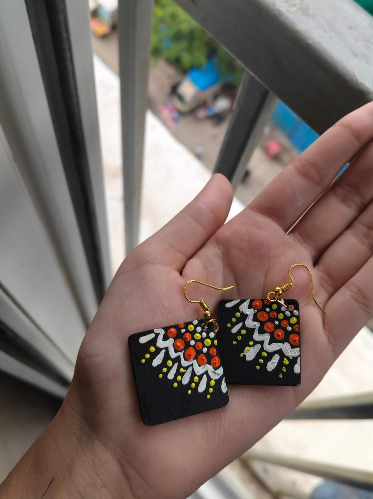 Hand-painted jewellery piece 5